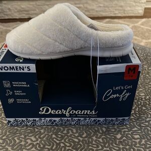 Dearfoams Women's Cream Memory Foam Slippers